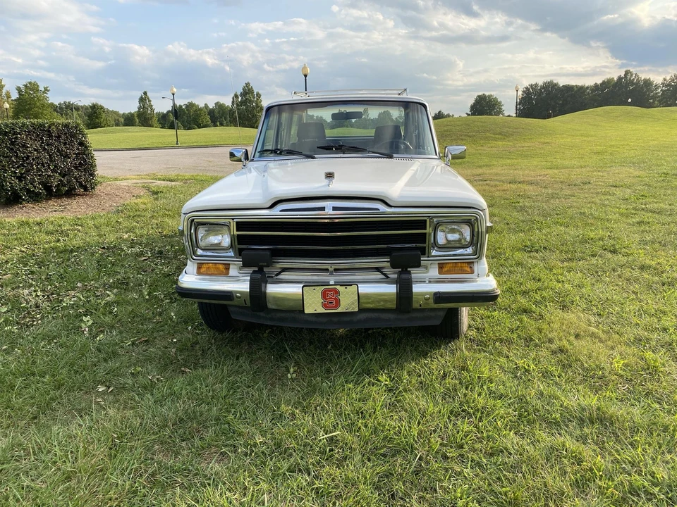 1988 Jeep SJ Grand Wagoneer - Image 3 of 31