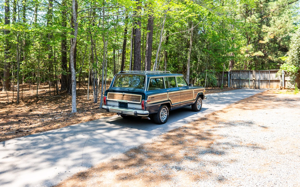 1988 Jeep SJ Grand Wagoneer - Image 22 of 31