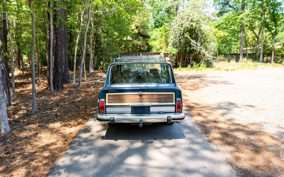 1988 Jeep SJ Grand Wagoneer - Image 24 of 31