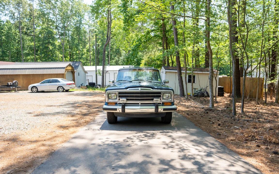1988 Jeep SJ Grand Wagoneer - Image 8 of 31