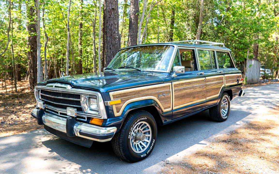 1988 Jeep SJ Grand Wagoneer - Image 2 of 31
