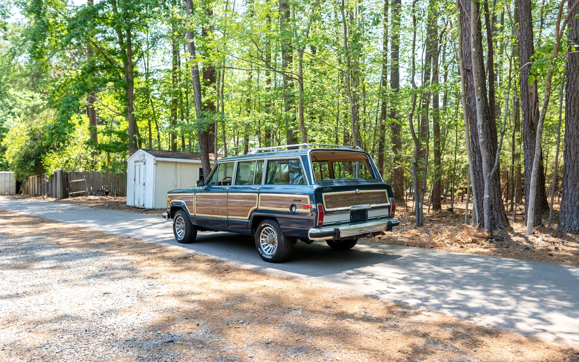 1988 Jeep SJ Grand Wagoneer - Image 29 of 31