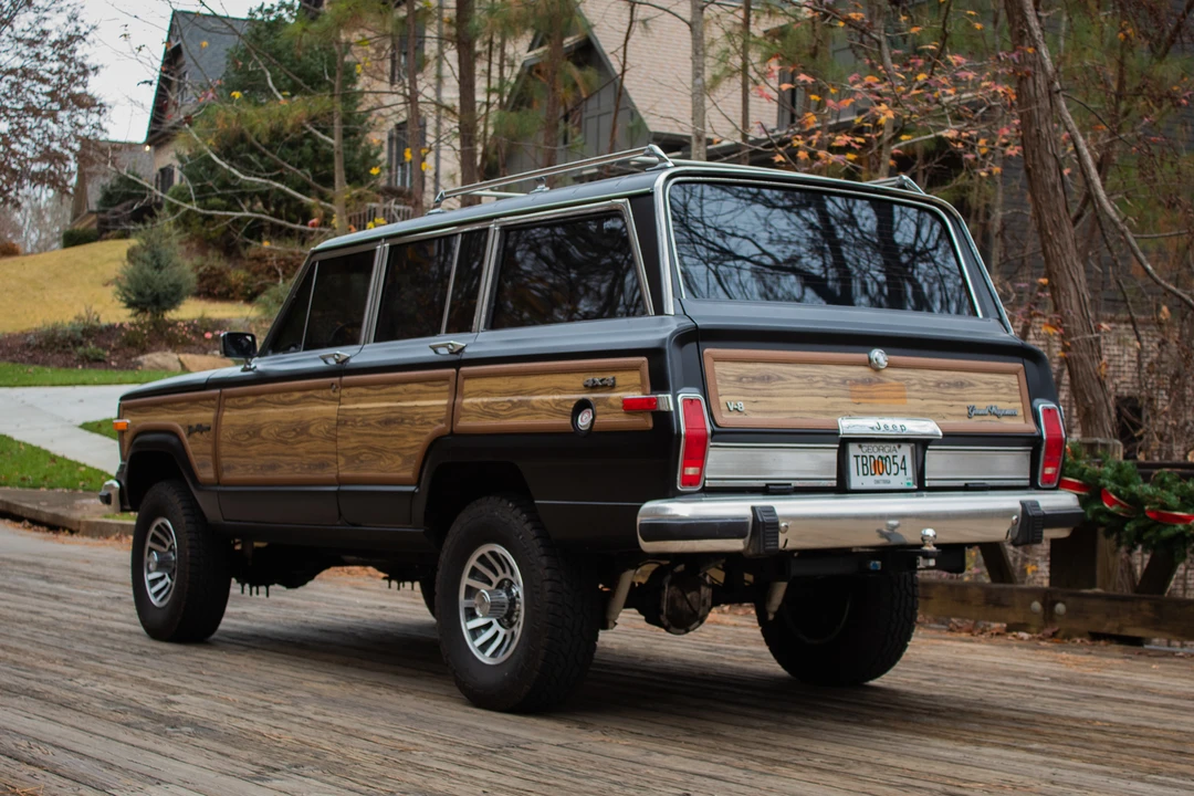 1988 Jeep SJ Grand Wagoneer - Image 6 of 31