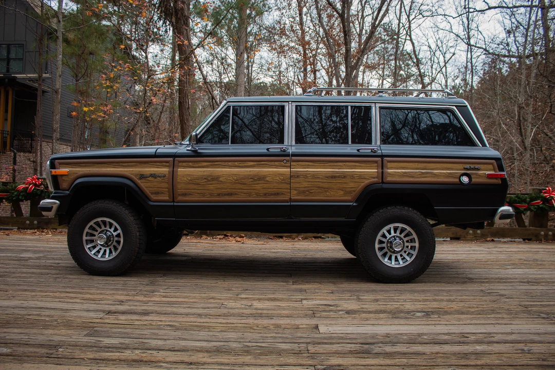 1988 Jeep SJ Grand Wagoneer - Image 5 of 31
