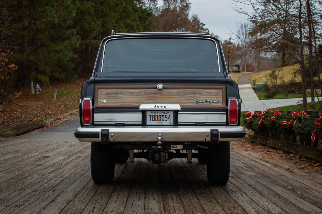 1988 Jeep SJ Grand Wagoneer - Image 7 of 31