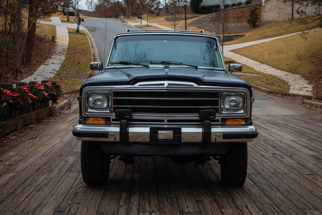1988 Jeep SJ Grand Wagoneer - Image 2 of 31