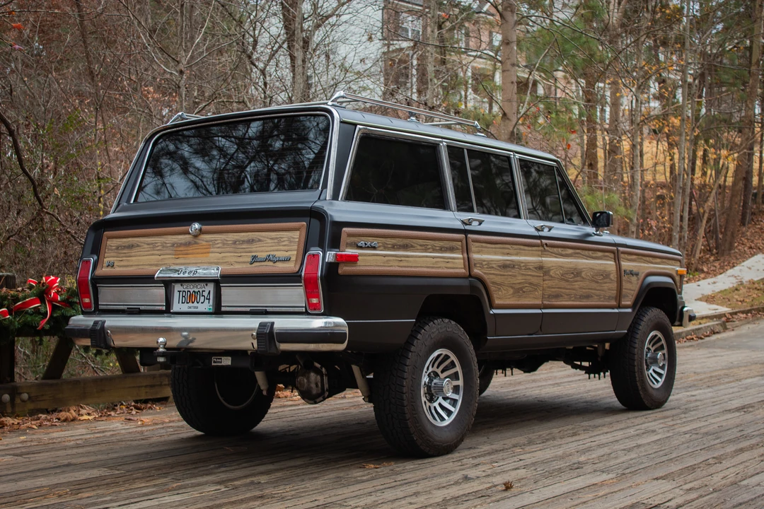 1988 Jeep SJ Grand Wagoneer - Image 8 of 31
