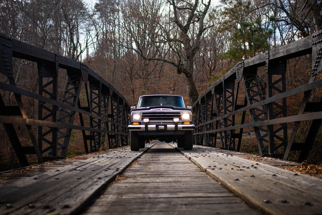 1988 Jeep SJ Grand Wagoneer - Image 12 of 31