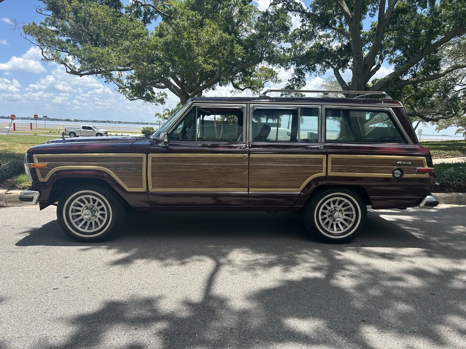 1988 Jeep SJ Grand Wagoneer - Image 3 of 31