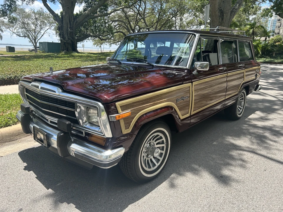 1988 Jeep SJ Grand Wagoneer - Image 2 of 31