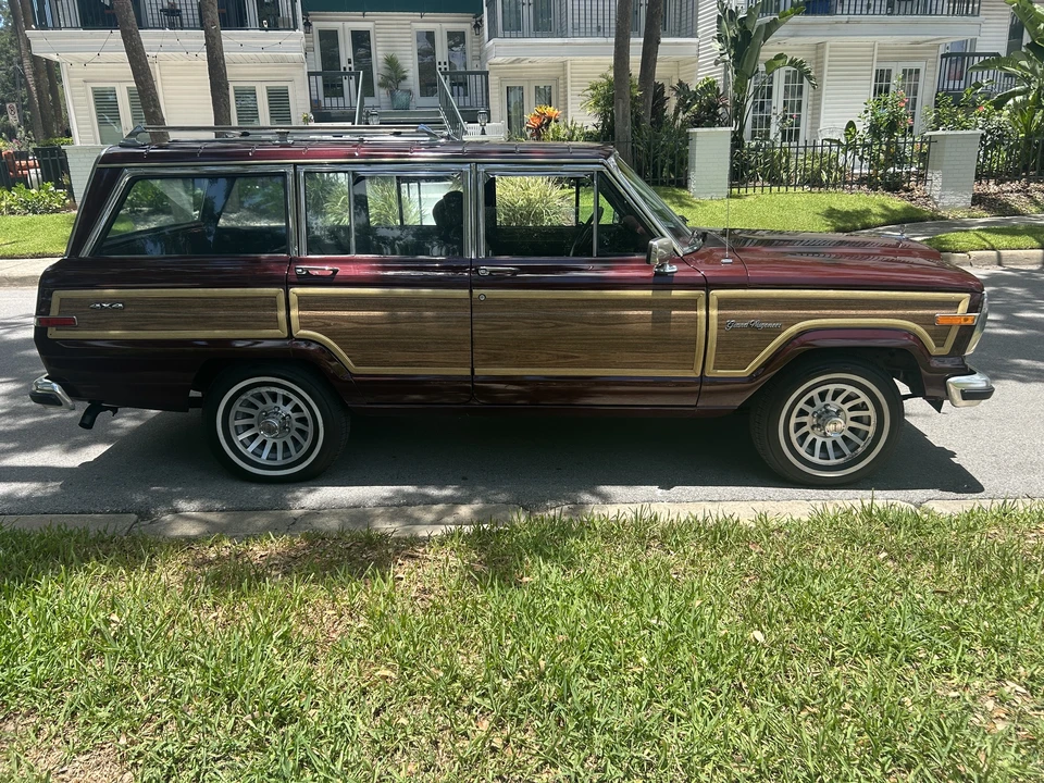 1988 Jeep SJ Grand Wagoneer - Image 8 of 31