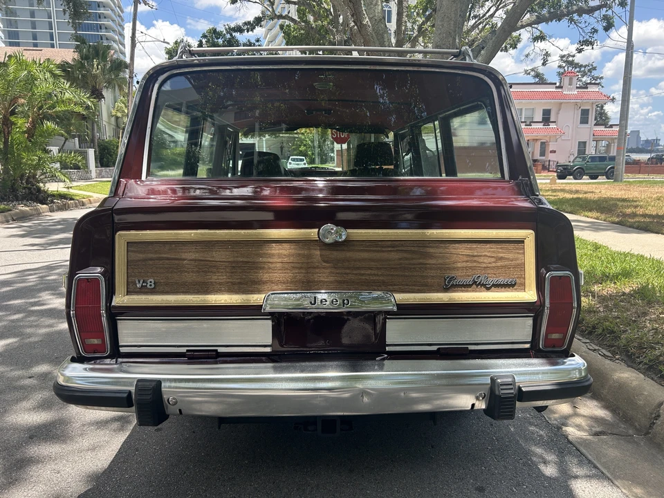 1988 Jeep SJ Grand Wagoneer - Image 5 of 31