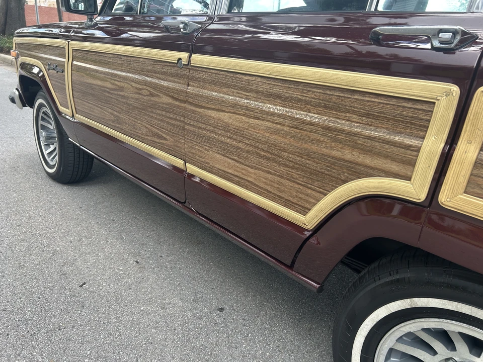 1988 Jeep SJ Grand Wagoneer - Image 14 of 31