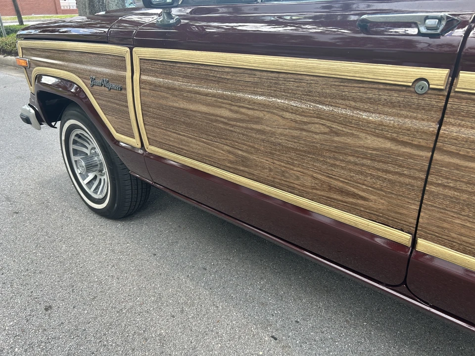 1988 Jeep SJ Grand Wagoneer - Image 13 of 31