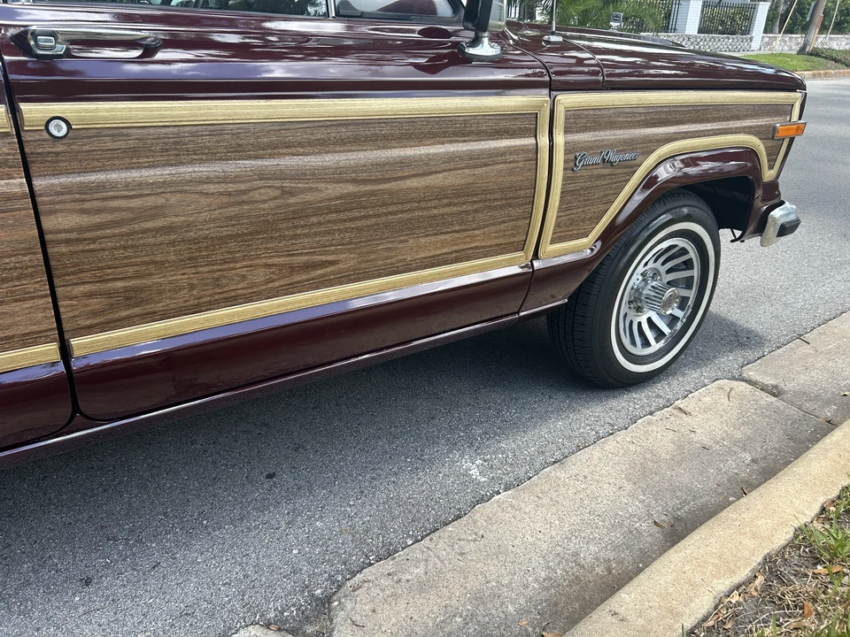 1988 Jeep SJ Grand Wagoneer - Image 18 of 31