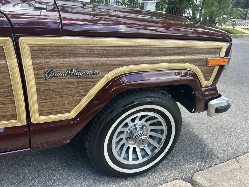 1988 Jeep SJ Grand Wagoneer - Image 19 of 31