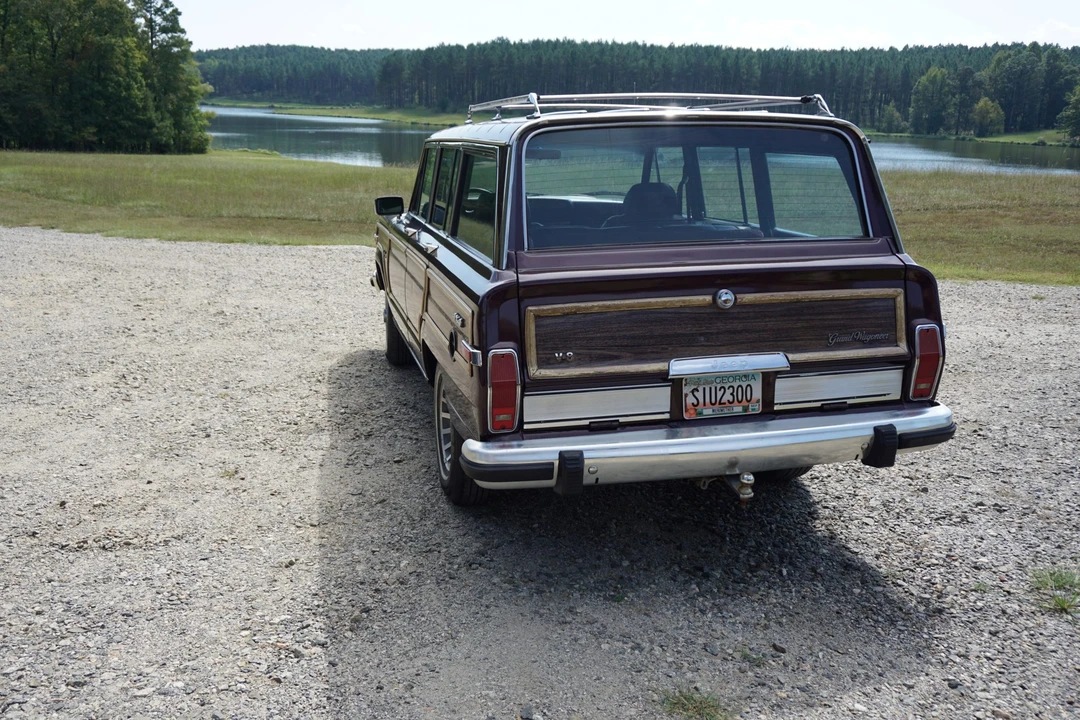 1988 Jeep SJ Grand Wagoneer - Image 6 of 31