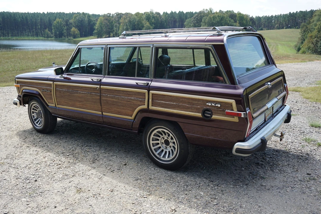 1988 Jeep SJ Grand Wagoneer - Image 5 of 31