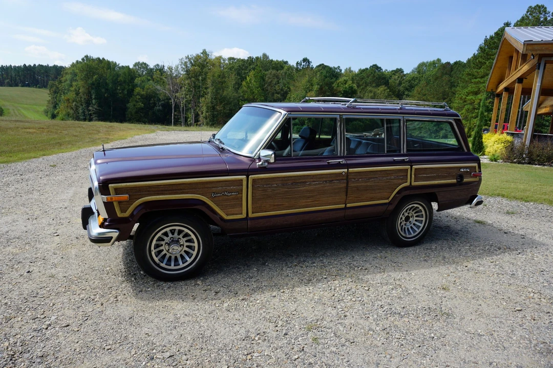 1988 Jeep SJ Grand Wagoneer - Image 3 of 31