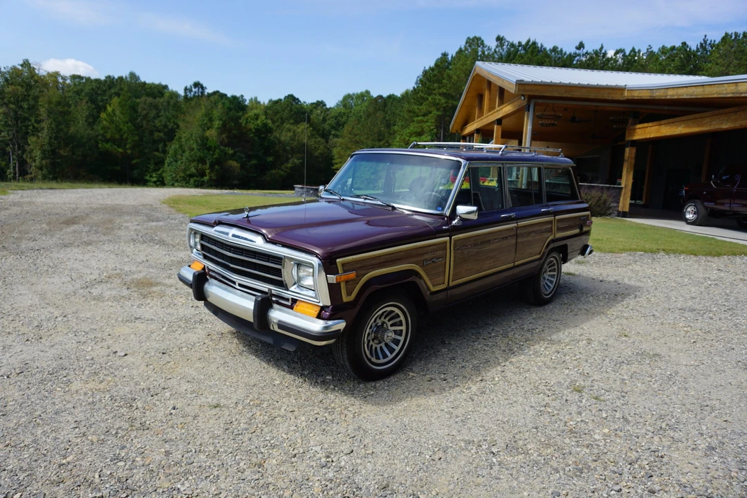 1988 Jeep SJ Grand Wagoneer - Image 2 of 31