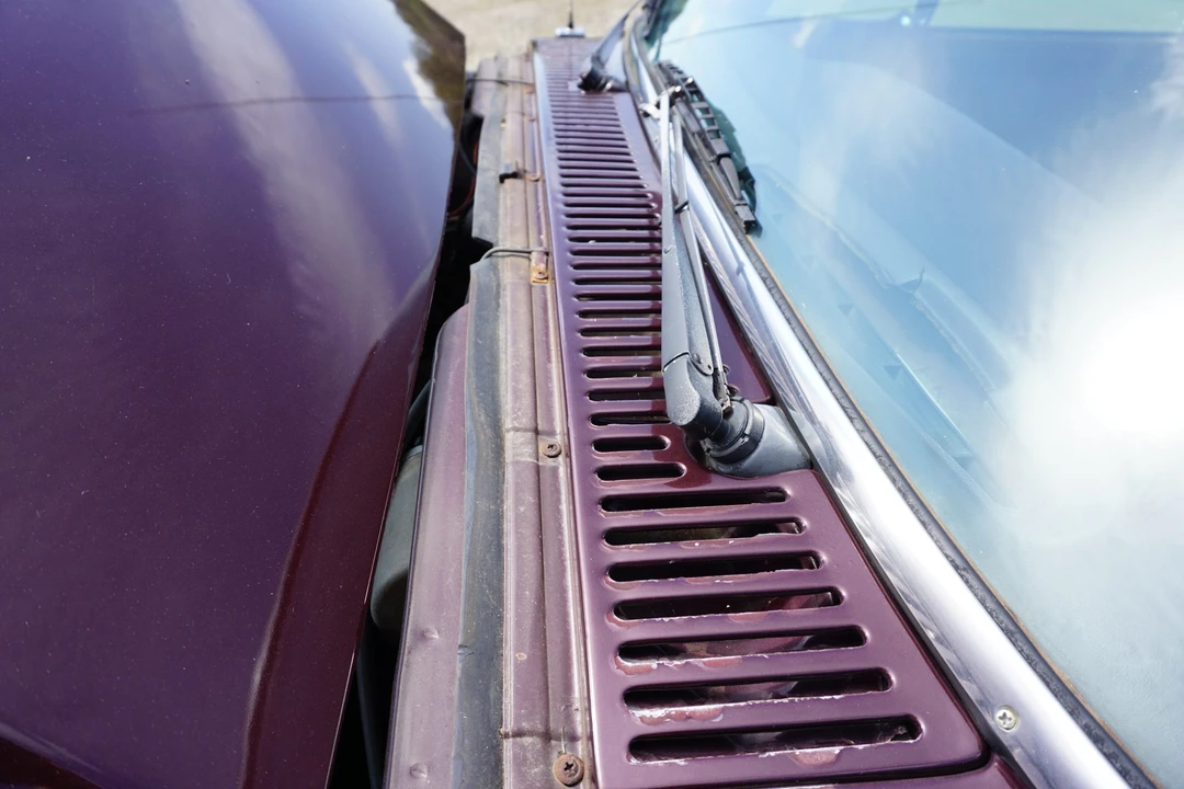 1988 Jeep SJ Grand Wagoneer - Image 16 of 31