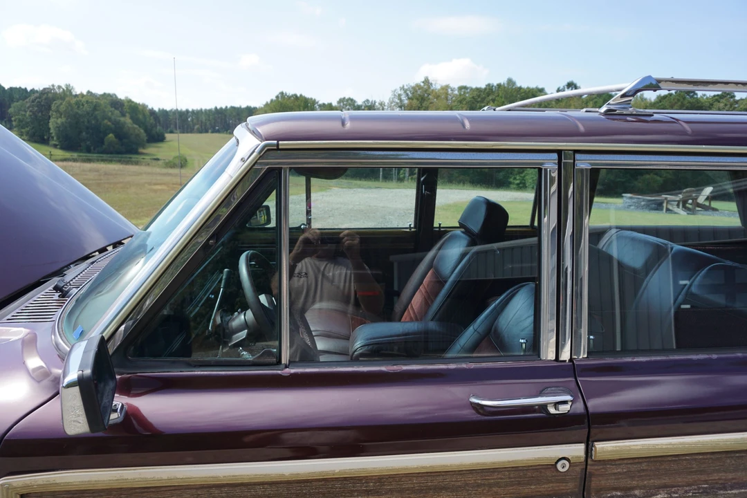1988 Jeep SJ Grand Wagoneer - Image 19 of 31