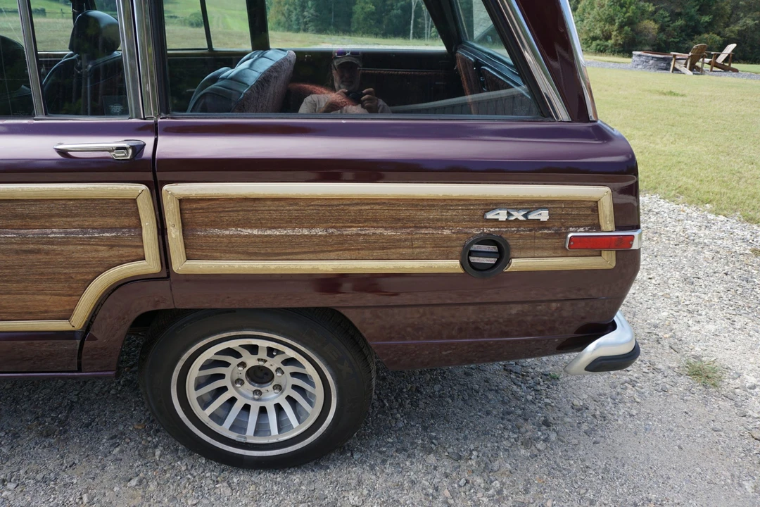 1988 Jeep SJ Grand Wagoneer - Image 25 of 31
