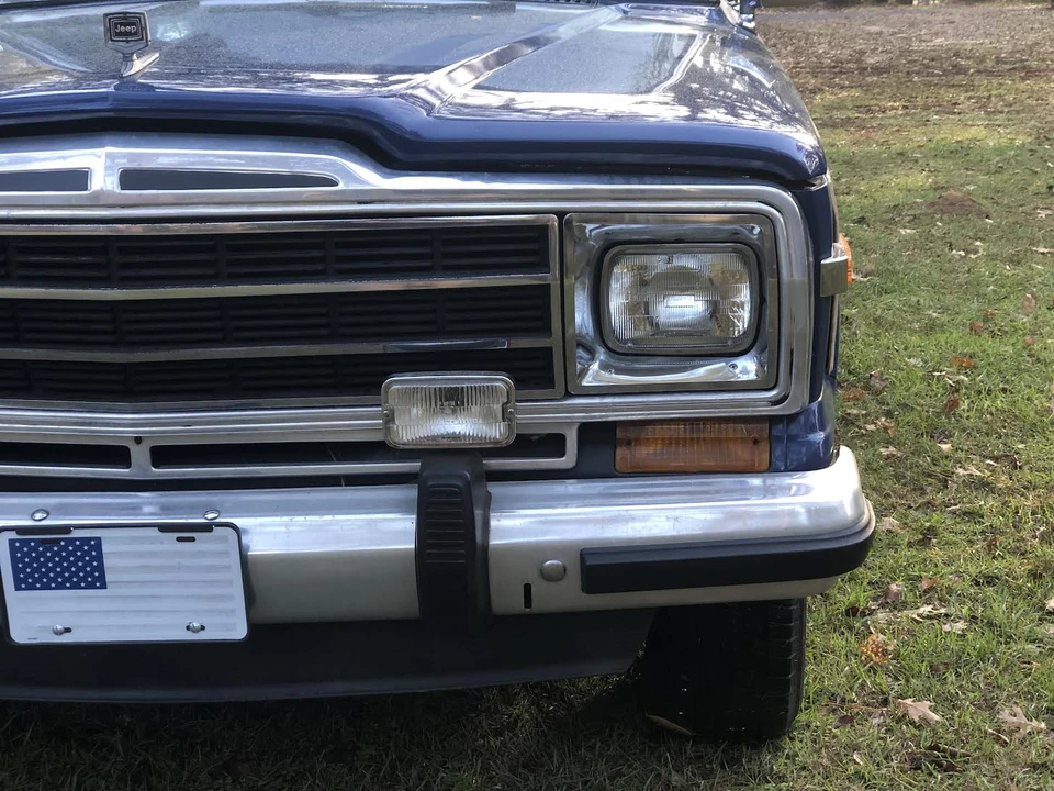 1988 Jeep SJ Grand Wagoneer - Image 16 of 31