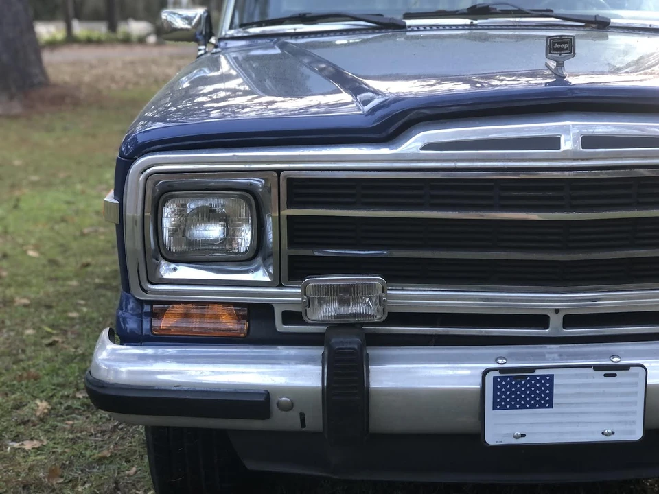 1988 Jeep SJ Grand Wagoneer - Image 15 of 31