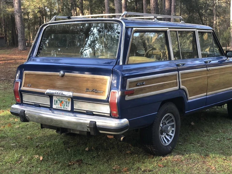 1988 Jeep SJ Grand Wagoneer - Image 10 of 31