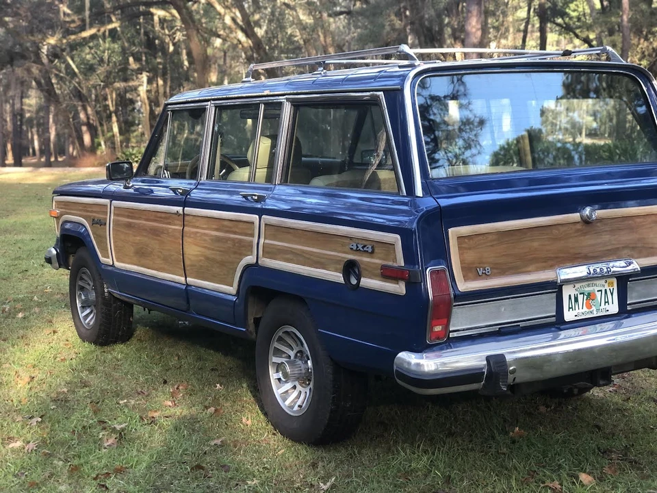 1988 Jeep SJ Grand Wagoneer - Image 5 of 31