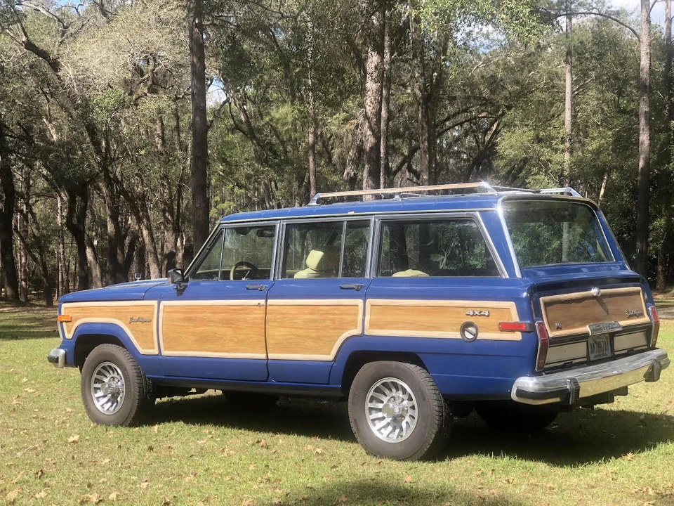 1988 Jeep SJ Grand Wagoneer - Image 4 of 31