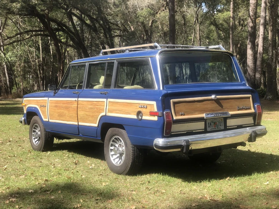 1988 Jeep SJ Grand Wagoneer - Image 6 of 31