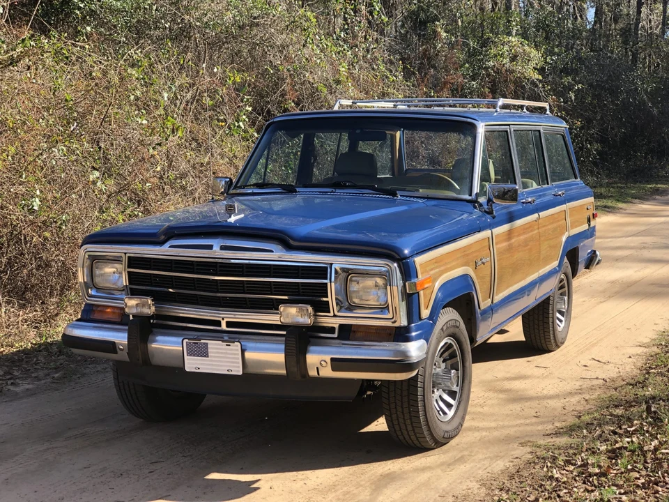1988 Jeep SJ Grand Wagoneer - Image 2 of 31