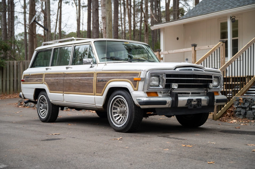1988 Jeep SJ Grand Wagoneer - Image 6 of 31