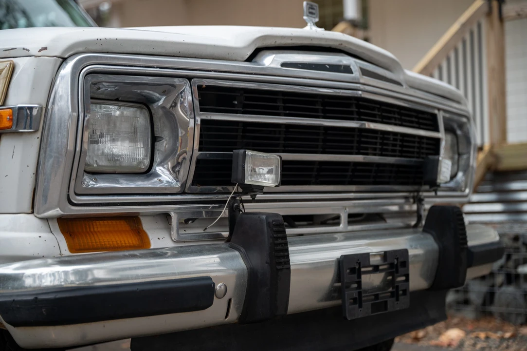 1988 Jeep SJ Grand Wagoneer - Image 12 of 31