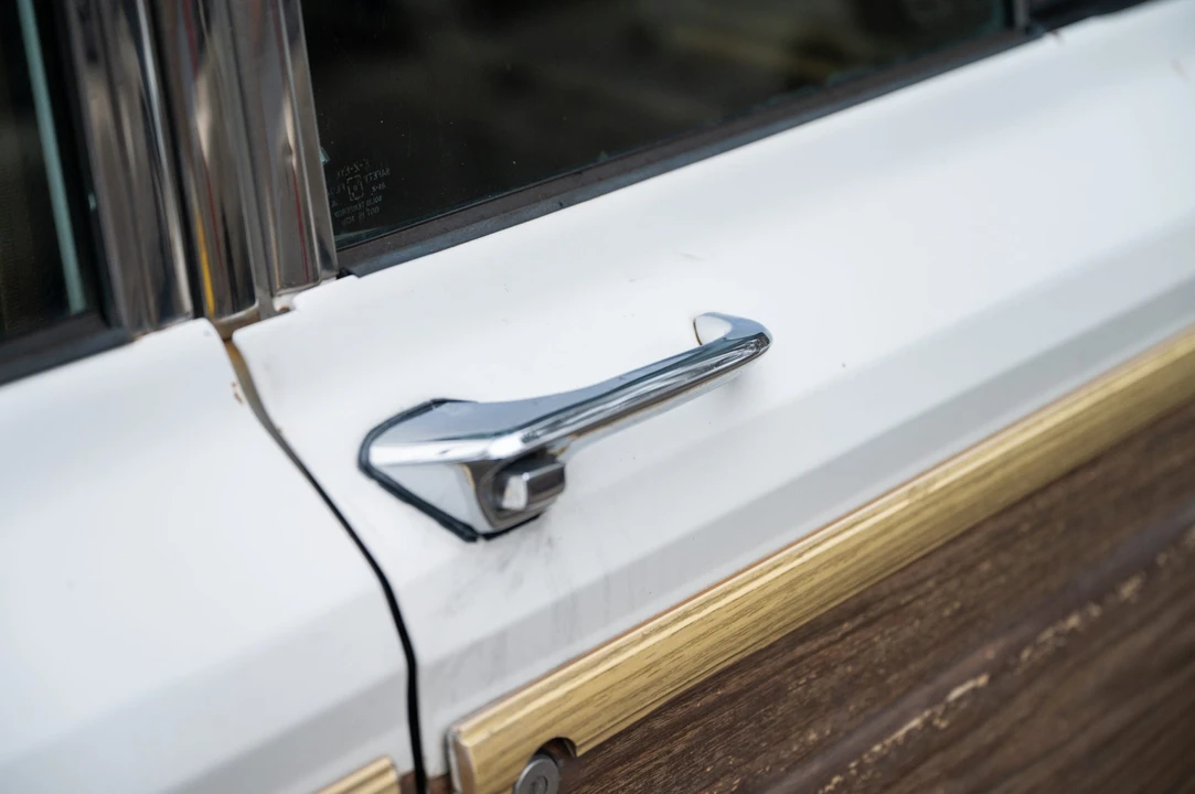 1988 Jeep SJ Grand Wagoneer - Image 28 of 31