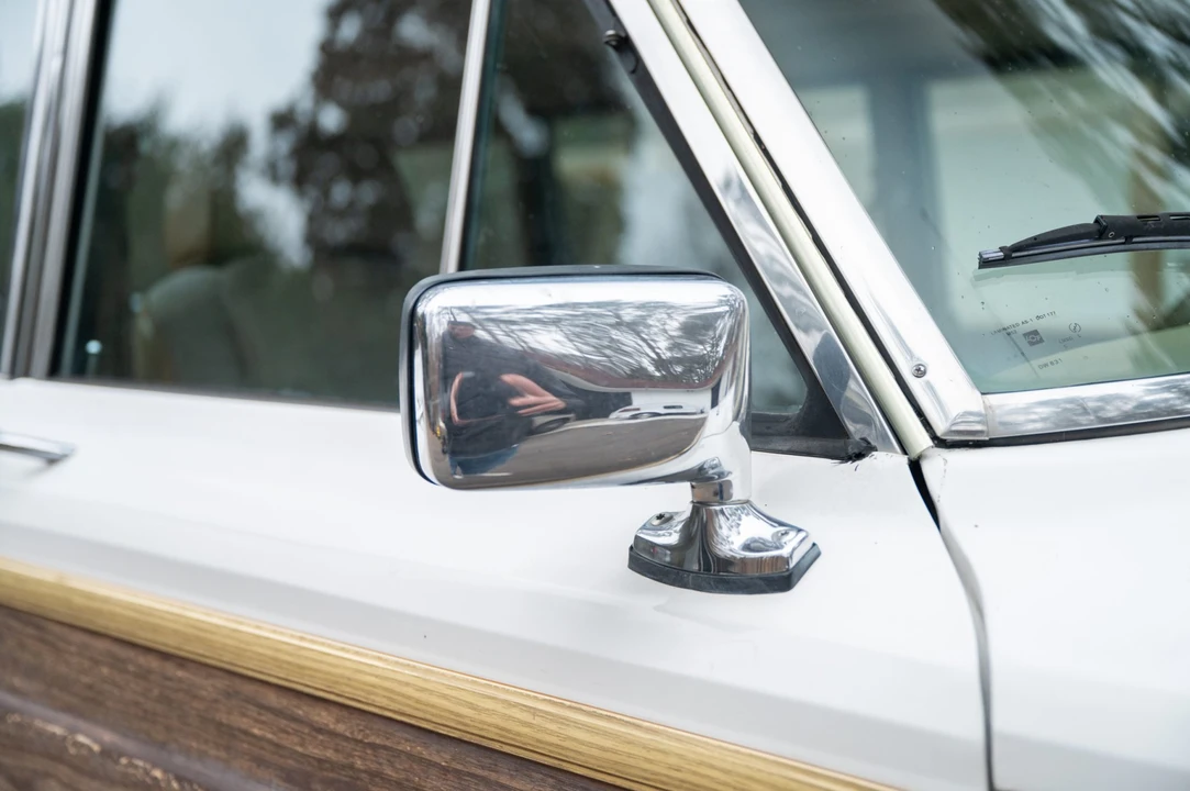 1988 Jeep SJ Grand Wagoneer - Image 25 of 31