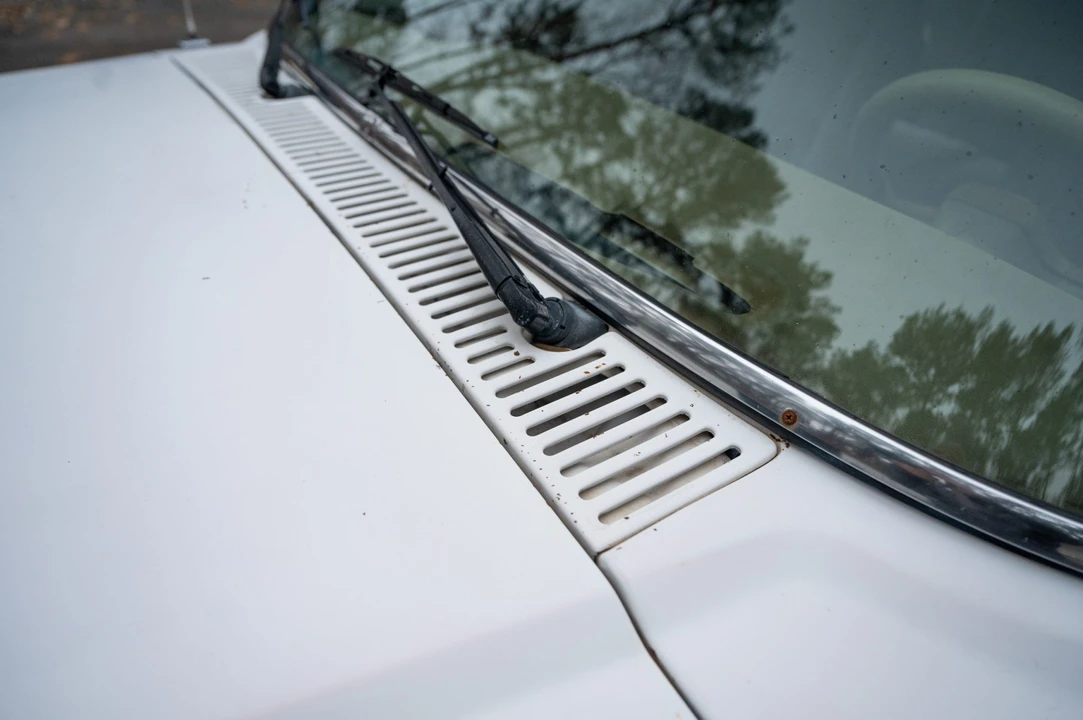 1988 Jeep SJ Grand Wagoneer - Image 20 of 31