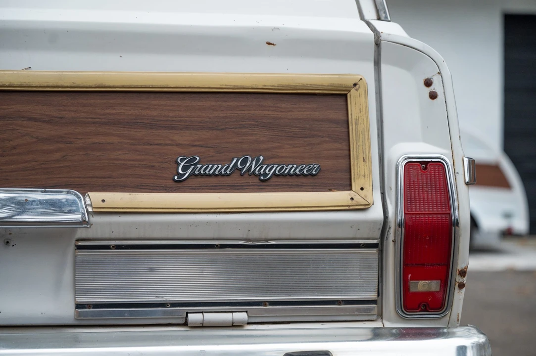 1988 Jeep SJ Grand Wagoneer - Image 22 of 31
