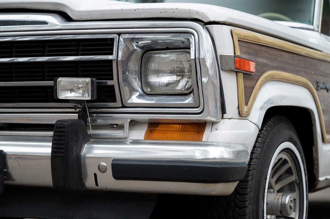 1988 Jeep SJ Grand Wagoneer - Image 18 of 31