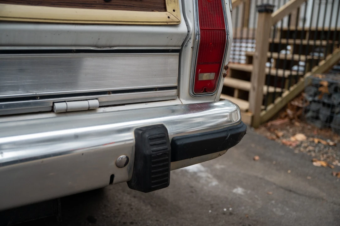 1988 Jeep SJ Grand Wagoneer - Image 24 of 31