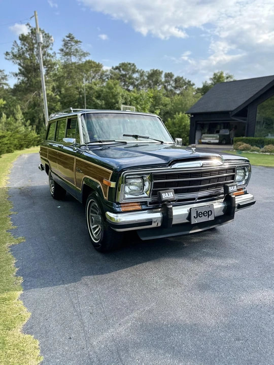 1988 Jeep SJ Grand Wagoneer - Image 4 of 31