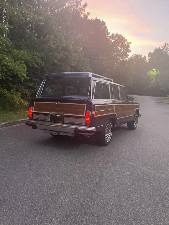 1988 Jeep SJ Grand Wagoneer - Image 22 of 31