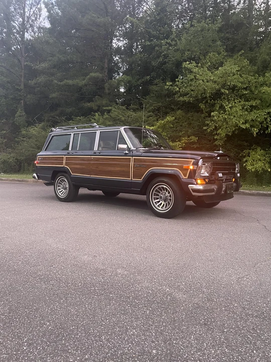 1988 Jeep SJ Grand Wagoneer - Image 19 of 31