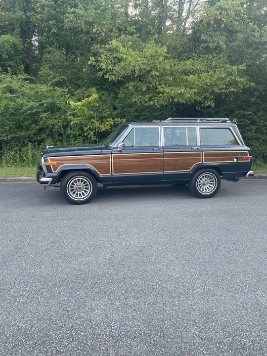 1988 Jeep SJ Grand Wagoneer - Image 25 of 31