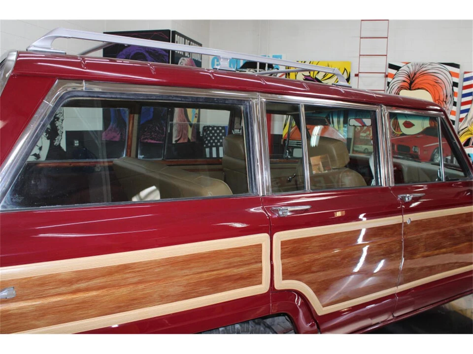 1988 Jeep SJ Grand Wagoneer - Image 15 of 31