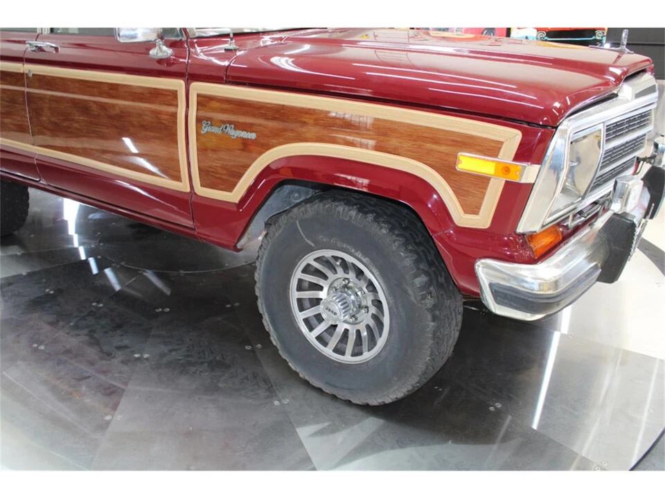 1988 Jeep SJ Grand Wagoneer - Image 16 of 31