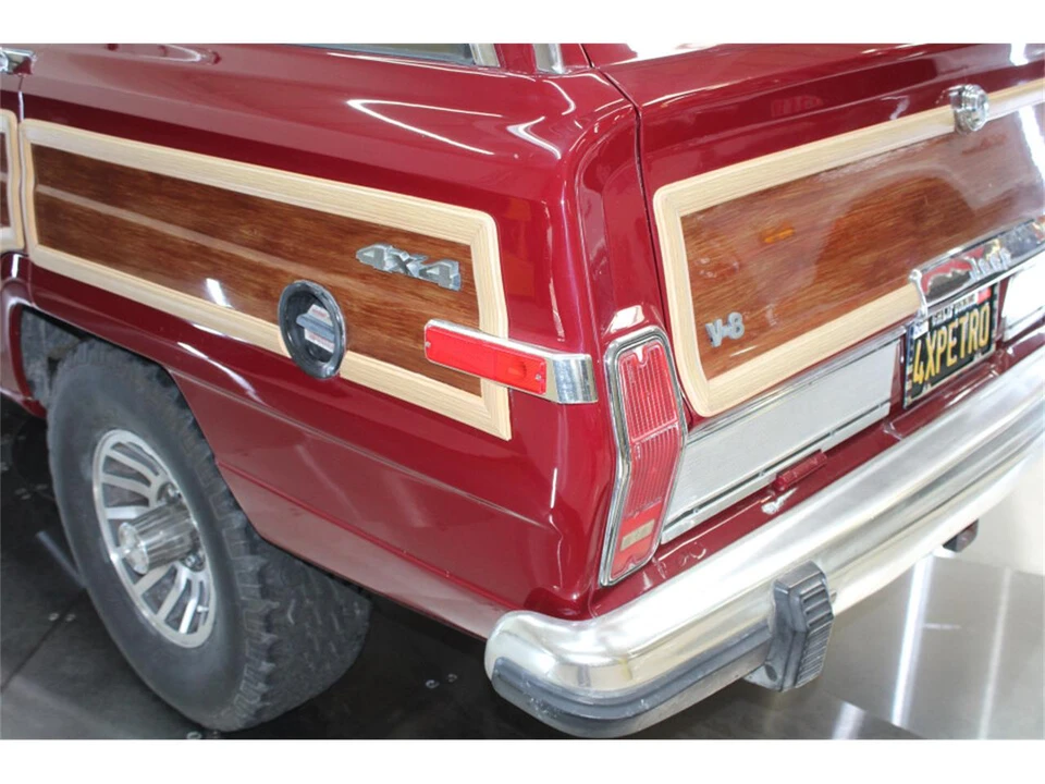 1988 Jeep SJ Grand Wagoneer - Image 17 of 31