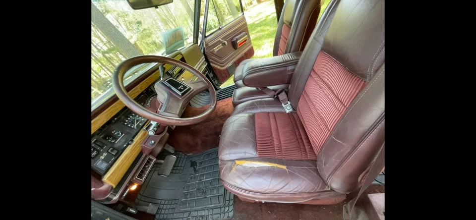 1988 Jeep SJ Grand Wagoneer - Image 18 of 18
